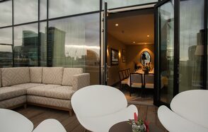 Palm Rooms и Palm Terrace