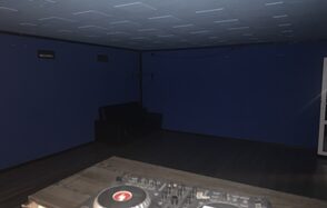 Лофт с небольшой сценой