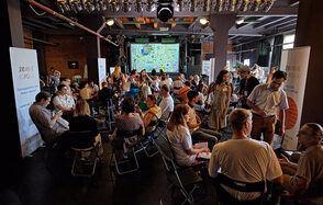 Оборудованный лофт со сценой