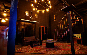 Questmakers Двухуровневый зал в стиле loft