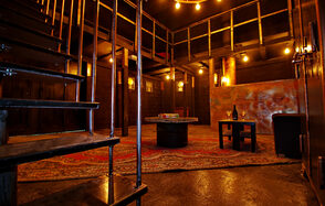 Questmakers Двухуровневый зал в стиле loft