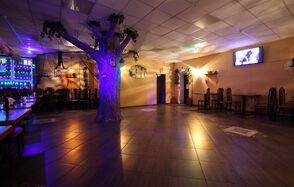 Closing cafe on Alekseevskaya