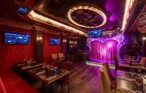 Профессионально оборудованный караоке-зал