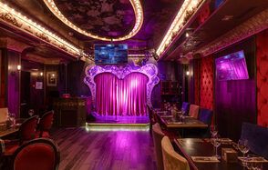 Профессионально оборудованный караоке-зал