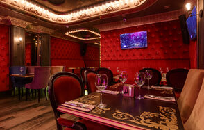 Профессионально оборудованный караоке-зал