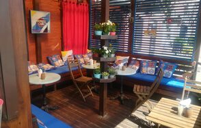 Bruce Lee Restaurant & Bar