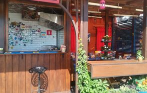 Bruce Lee Restaurant & Bar