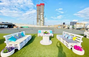 Крыша с видом на город