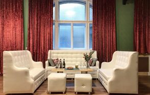 Лофт с арочными окнами