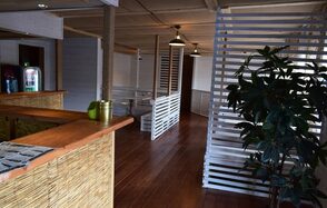 Загородная зона отдыха с бассейном