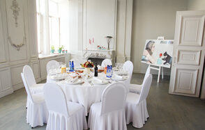  Зал с белым барокко для детских мероприятий