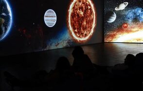 Мультимедийный лофт с большим экраном