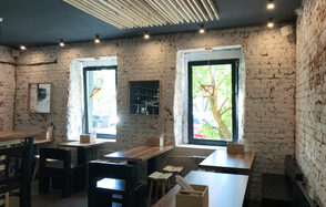 Бар для вечеринок с открытой кухней