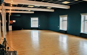 Summertime Swing Зал для репетиций и мероприятий