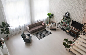 Loft Red Star Двухэтажный лофт в светлых тонах