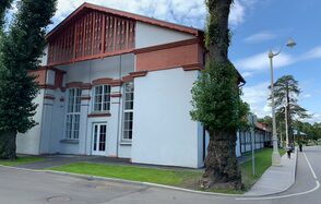 Лофт Космос. Белый лофт в особняке