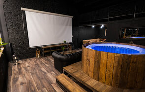 Igloobar. Уникальный лофт-кинозал 