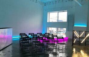 Qweex Campus Неоновый лофт на Савеловской