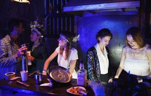 Two-level loft with a bar counter 