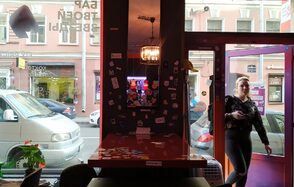 Лофт для вечеринок с барной стойкой