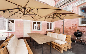 Замес Светлый лофт с диванчиками на Пролетарской