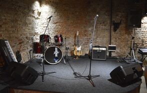 Бар "КвARTирник"