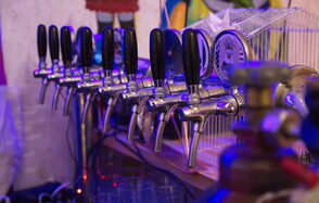 Лофт с дизайнерскими стенами