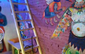 Лофт с дизайнерскими стенами