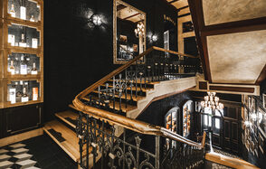 Гастрономический бар EMBERS Бар в стиле Ар-Деко под закрытие