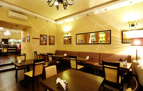 Ресторан из двух залов под закрытие