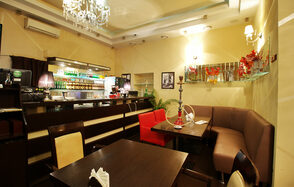 Ресторан из двух залов под закрытие