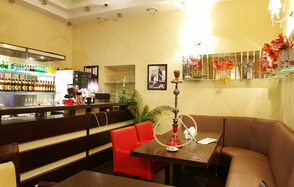 Ресторан из двух залов под закрытие