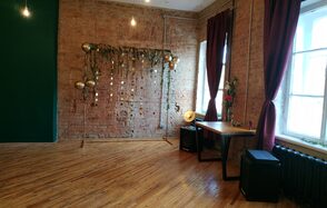 Event Space Лофт-пространство с кирпичными стенами