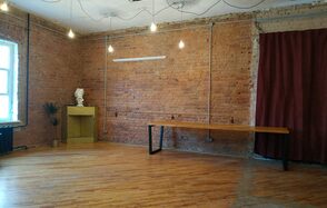 Event Space Лофт-пространство с кирпичными стенами