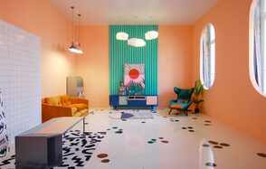 Vanguard Studio. Яркий лофт с неоновой подсветкой