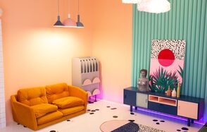 Vanguard Studio. Яркий лофт с неоновой подсветкой