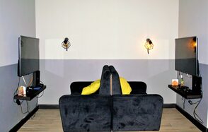 Лофт-кальянная с игровыми приставками