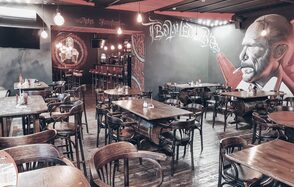 Творческий арт-бар с кухней