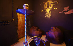 Кальянная Steam Machine. Темный лофт с кальянами