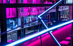 NEON Bar. Лофт с неоновой подсветкой 