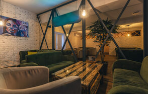 Лаунж-бар Friends place в центре