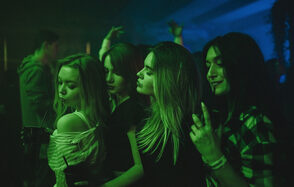 Conductor Lofts с дизайнерской мебелью