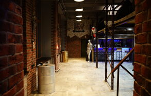 Двухуровневый лофт с нестандартным дизайном