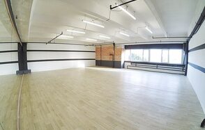 JamTown Светлый тренинг-зал в стиле лофт