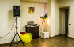 Алсион Лофт с гримеркой