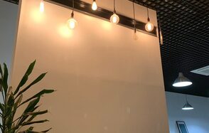 Возьми Кисть Школа Рисования Студия в светлых тонах