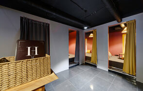 Hustle Lounge Bar в центре города