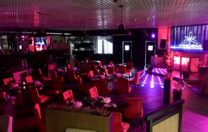 Ресторан Инсам в Афимолле. Банкетный зал с креслами 