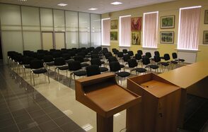 Центр до 100 гостей с потолками 4 м
