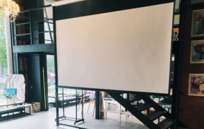 Лофт-пространство с высокими потолками